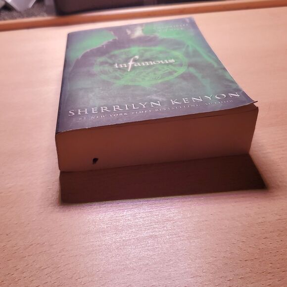 Infamous by Sherrilyn Kenyon Paperback Novel 🌎5/$10🌏 - Picture 2 of 6